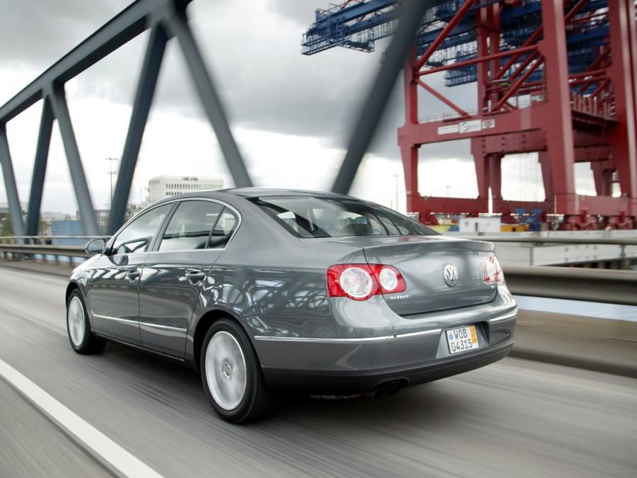  Volkswagen Passat 3.6 2006 года  (US) (фото 15 из 32)